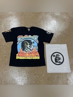 Men's Black Graphic Short Sleeve Tee with Helmet Flame Design